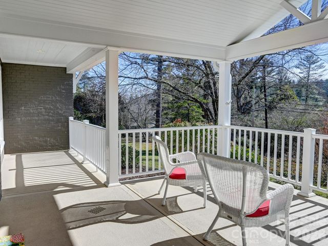 1827 Laurel Park Highway, Laurel Park, NC 28739