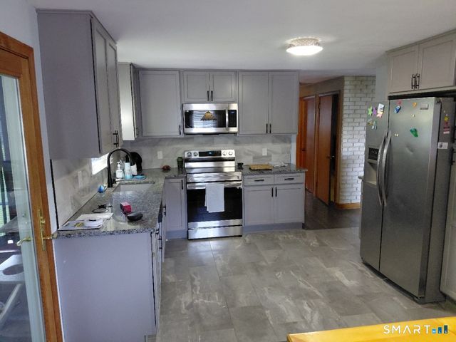 101 Brace Road, Newington, CT 06111