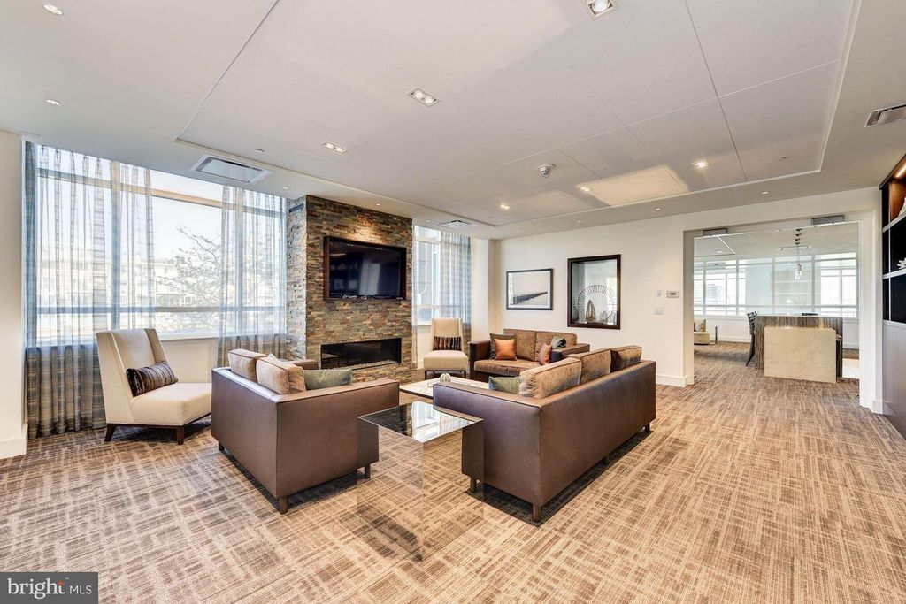 Image 32 of property listing at 100 HARBORVIEW DR #1708, Baltimore, MD 21230