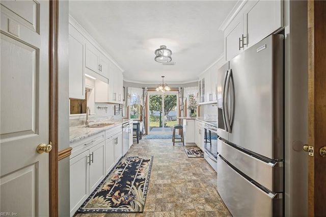 1861 Haviland DR, Virginia Beach, VA 23454