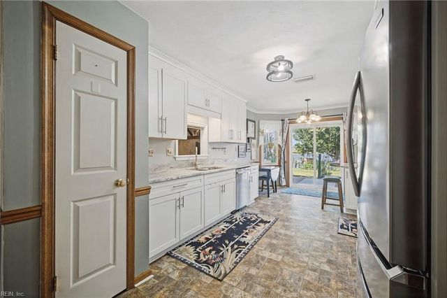 1861 Haviland DR, Virginia Beach, VA 23454