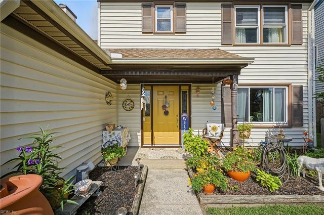 1861 Haviland DR, Virginia Beach, VA 23454
