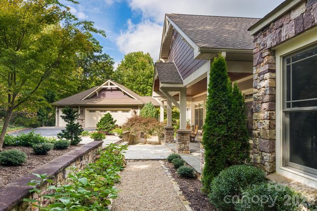 104 Mossridge Court, Flat Rock, NC 28731