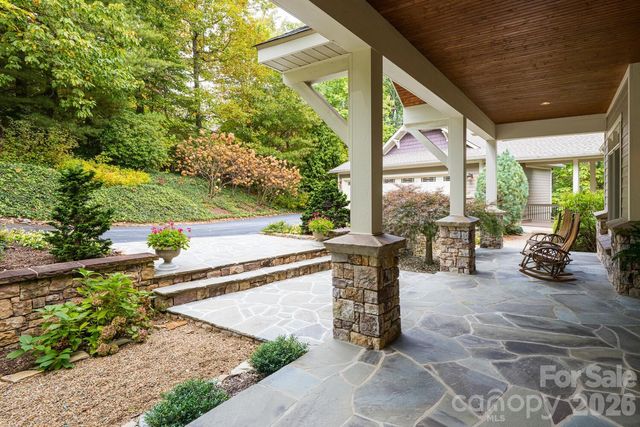 104 Mossridge Court, Flat Rock, NC 28731