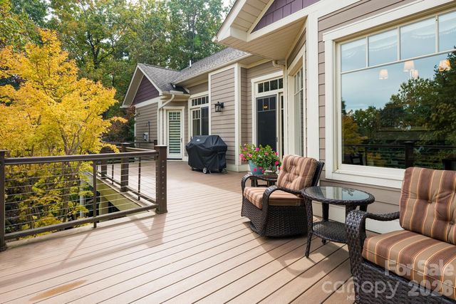 104 Mossridge Court, Flat Rock, NC 28731