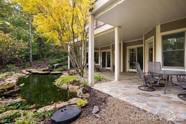 104 Mossridge Court, Flat Rock, NC 28731