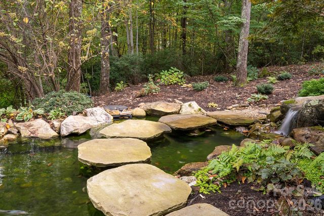 104 Mossridge Court, Flat Rock, NC 28731