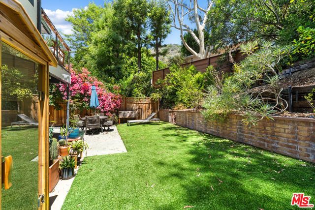 10275 Oletha Lane, Los Angeles, CA 90077