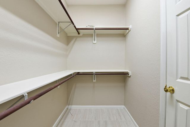 39 N Merryweather Circle, The Woodlands, TX 77384