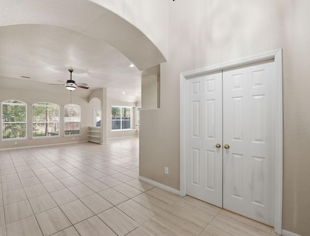 39 N Merryweather Circle, The Woodlands, TX 77384