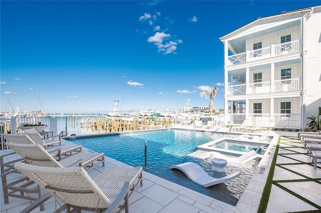 136 W Cotter Ave 3, Port Aransas, TX 78373
