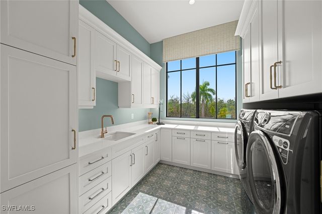 99 Saint Lucia LN, Bonita Springs, FL 34134