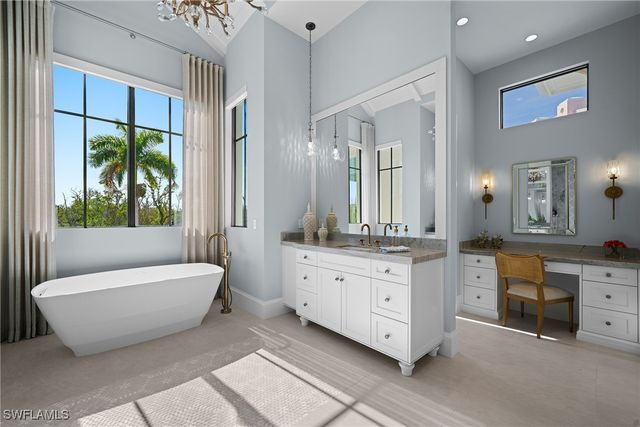 99 Saint Lucia LN, Bonita Springs, FL 34134