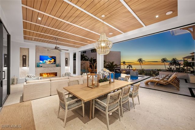 99 Saint Lucia LN, Bonita Springs, FL 34134