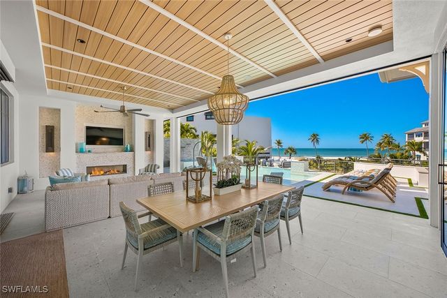 99 Saint Lucia LN, Bonita Springs, FL 34134