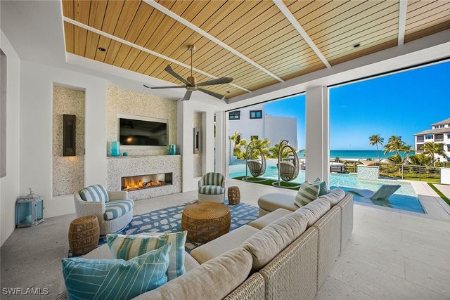 99 Saint Lucia LN, Bonita Springs, FL 34134