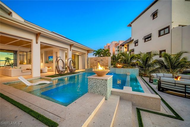 99 Saint Lucia LN, Bonita Springs, FL 34134