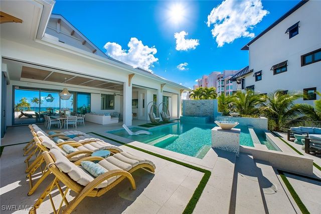 99 Saint Lucia LN, Bonita Springs, FL 34134