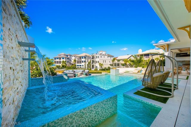 99 Saint Lucia LN, Bonita Springs, FL 34134