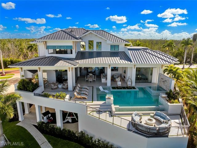 99 Saint Lucia LN, Bonita Springs, FL 34134