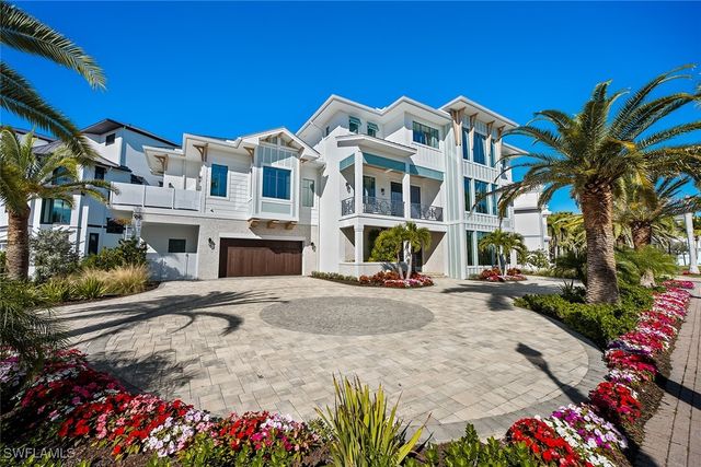 99 Saint Lucia LN, Bonita Springs, FL 34134