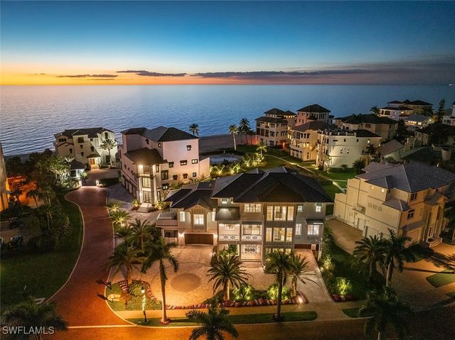 99 Saint Lucia LN, Bonita Springs, FL 34134