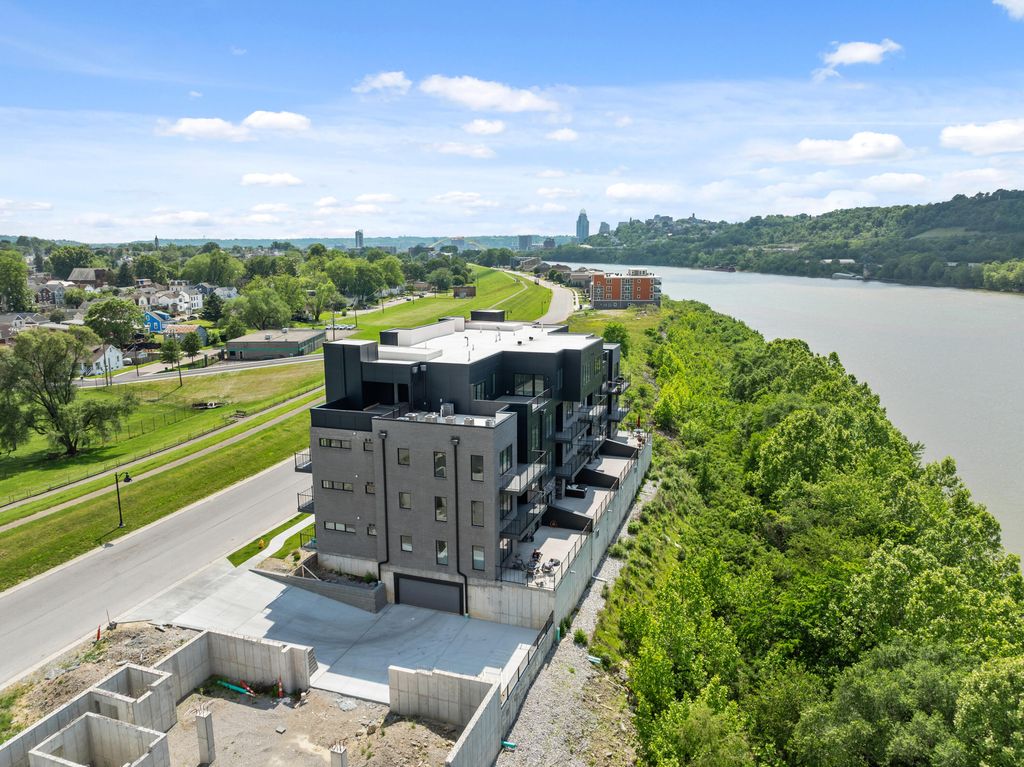 739 Manhattan Boulevard, 202, Dayton, KY 41074