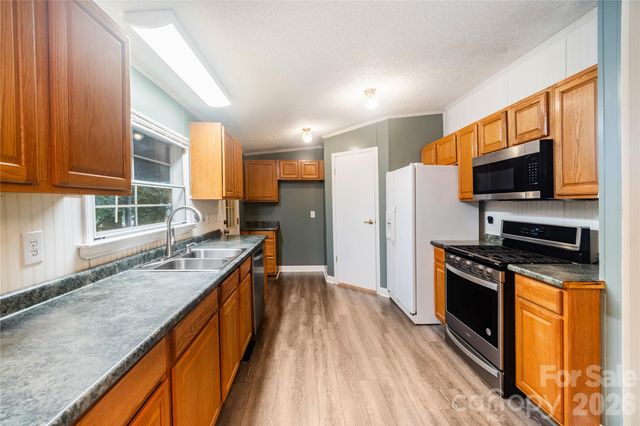 3902 Sharyn Drive, Charlotte, NC 28214