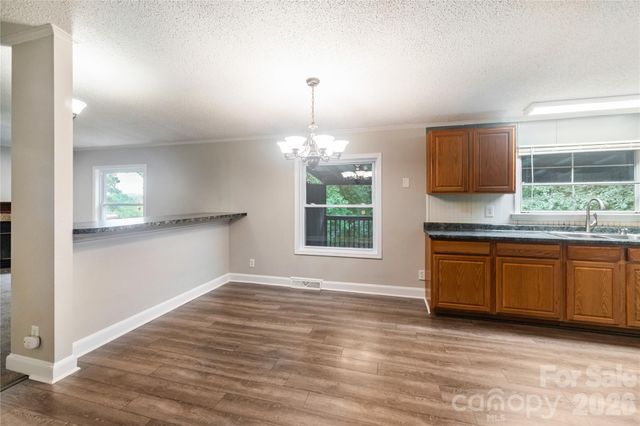 3902 Sharyn Drive, Charlotte, NC 28214