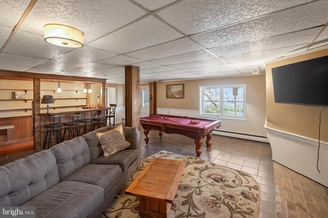 1369 SHEEP HILL RD, Pottstown, PA 19465