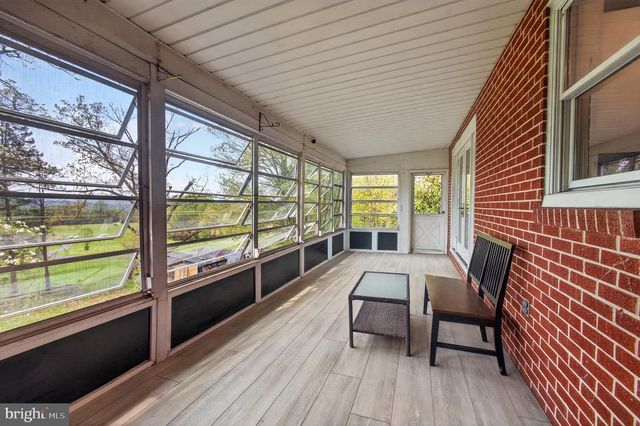 1369 SHEEP HILL RD, Pottstown, PA 19465