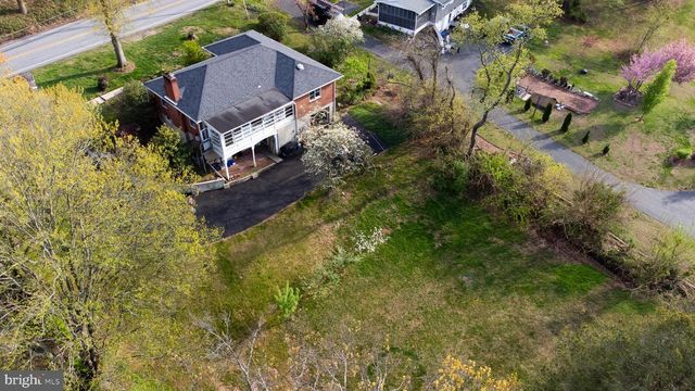 1369 SHEEP HILL RD, Pottstown, PA 19465