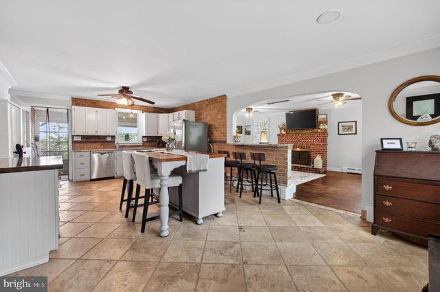 1369 SHEEP HILL RD, Pottstown, PA 19465