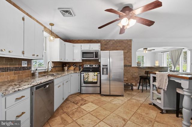 1369 SHEEP HILL RD, Pottstown, PA 19465