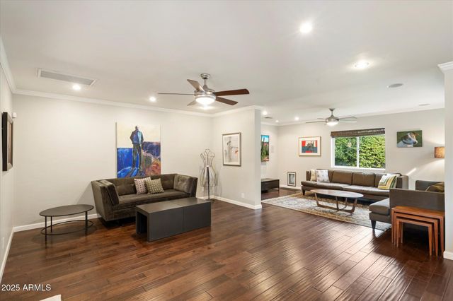 3328 E TURNEY Avenue, Phoenix, AZ 85018