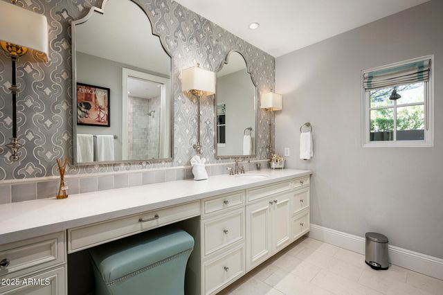 9848 E PARKSIDE Lane, Scottsdale, AZ 85255