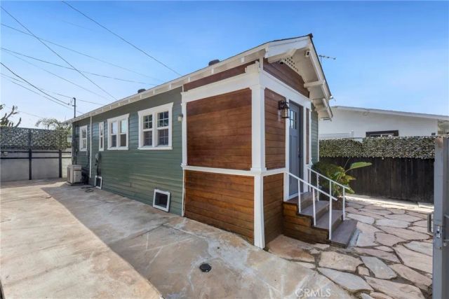2718 7th Avenue, Los Angeles, CA 90018