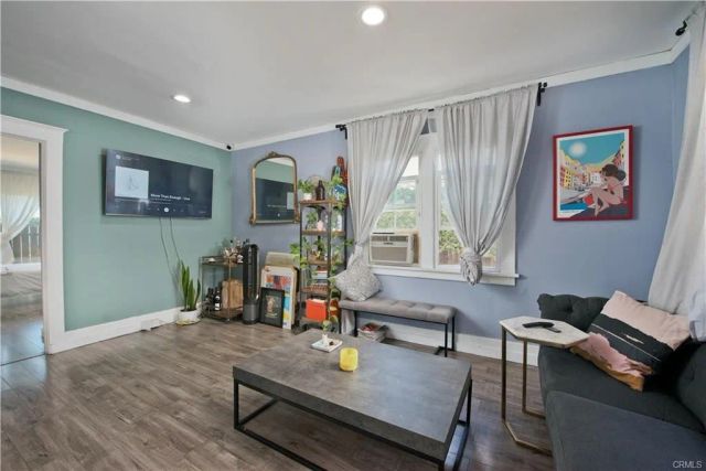 2718 7th Avenue, Los Angeles, CA 90018