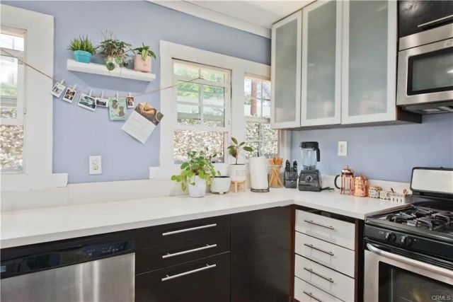 2718 7th Avenue, Los Angeles, CA 90018