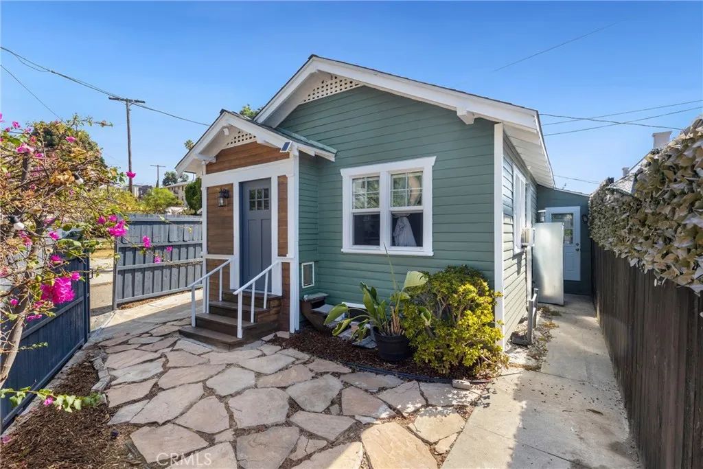 2718 7th Avenue, Los Angeles, CA 90018