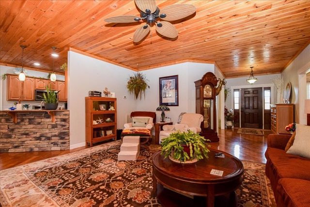 71 Antietam Hill RD, Daleville, VA 24083