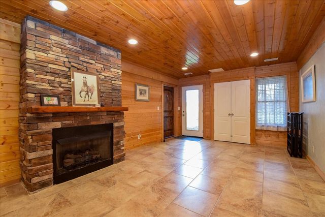 71 Antietam Hill RD, Daleville, VA 24083