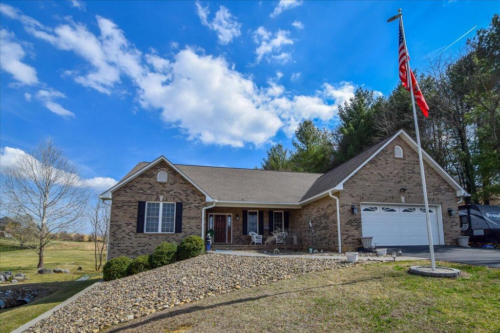 71 Antietam Hill RD, Daleville, VA 24083