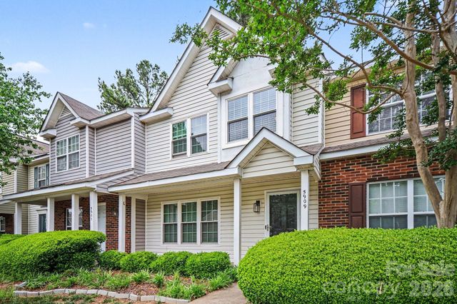 5909 Cougar Lane, Charlotte, NC 28269