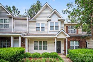 5909 Cougar Lane, Charlotte, NC 28269