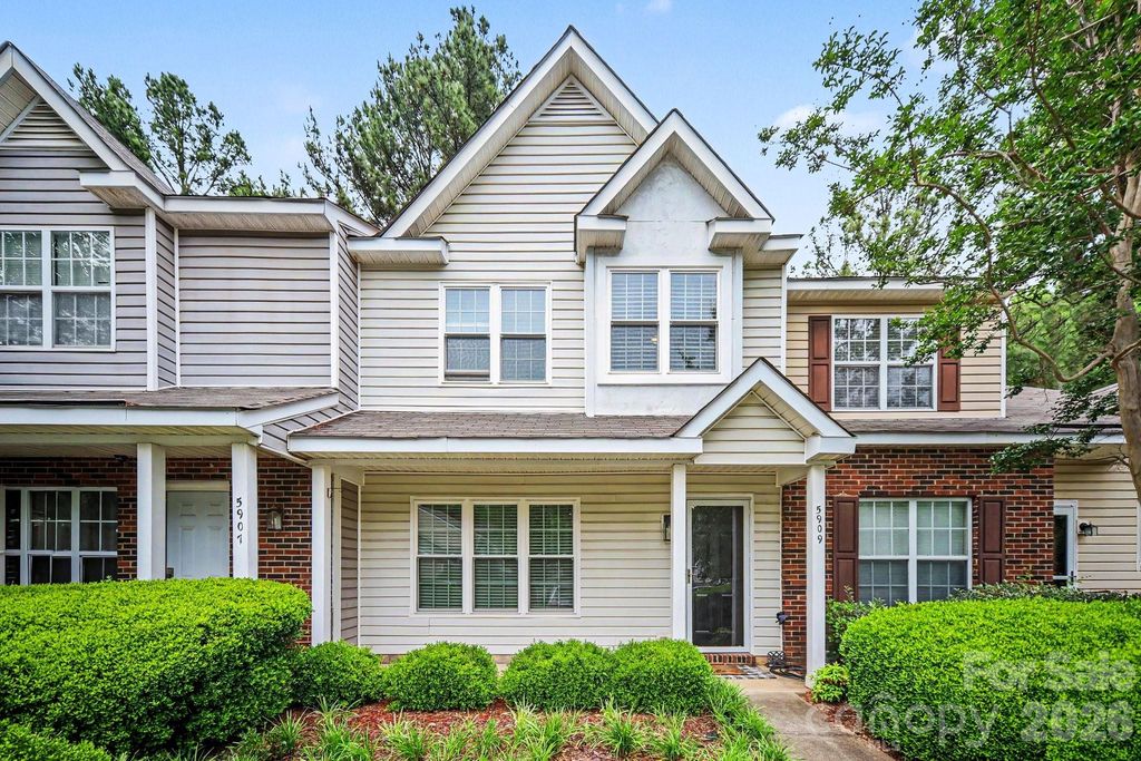 5909 Cougar Lane, Charlotte, NC 28269