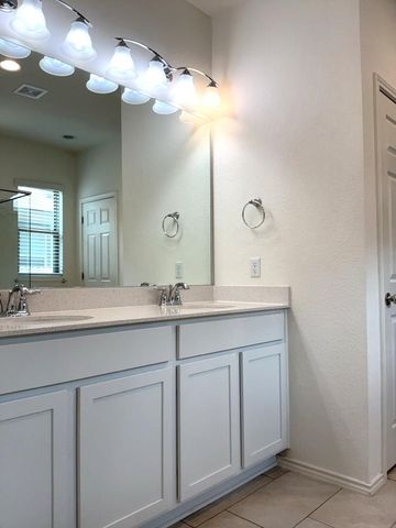 2305 Twisted Willow LN, Leander, TX 78641