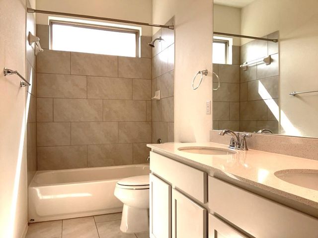 2305 Twisted Willow LN, Leander, TX 78641