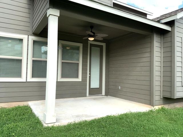 2305 Twisted Willow LN, Leander, TX 78641
