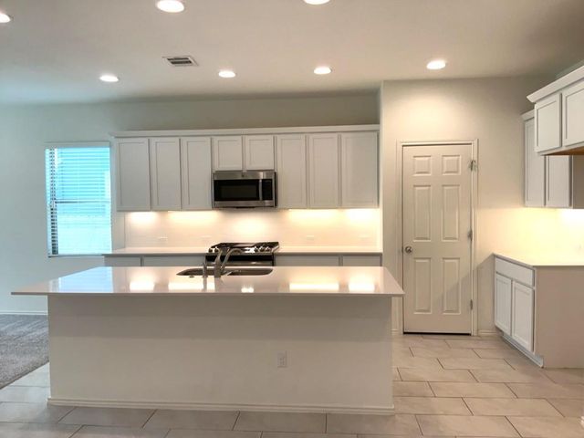 2305 Twisted Willow LN, Leander, TX 78641